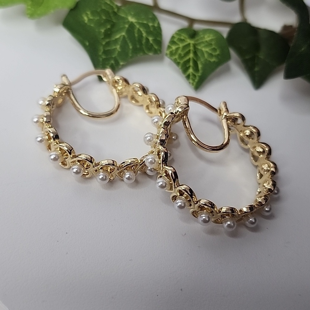 Gold Heart Hoop Link Earrings with Pearls